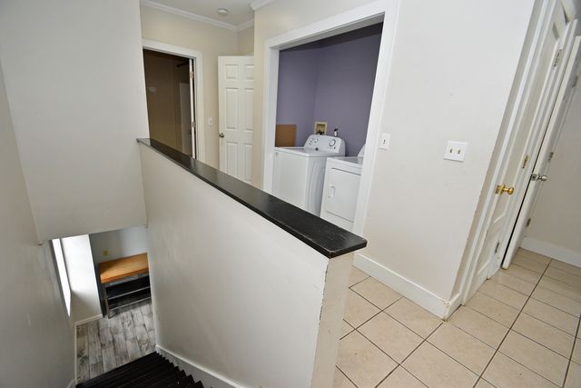 385 Broad Street, New London, CT 06320