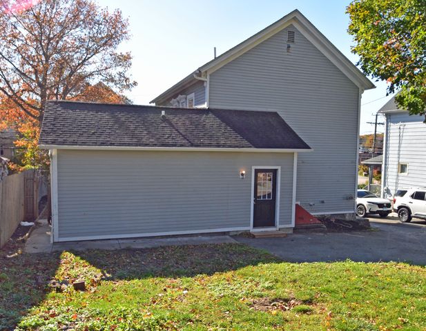 385 Broad Street, New London, CT 06320