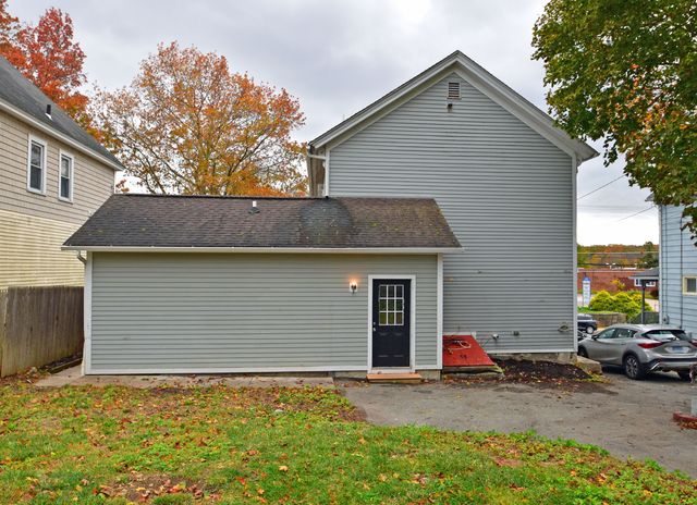 385 Broad Street, New London, CT 06320