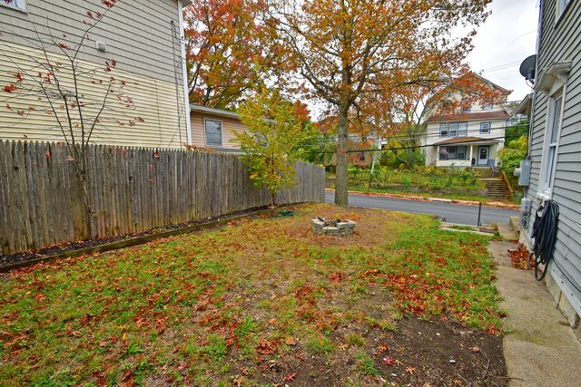 385 Broad Street, New London, CT 06320