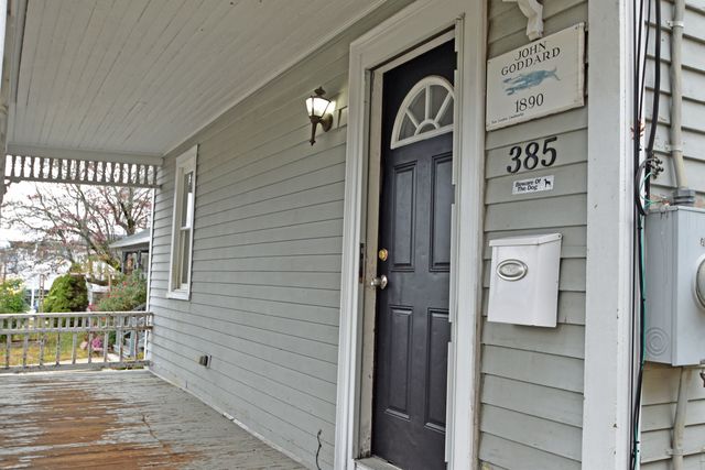 385 Broad Street, New London, CT 06320