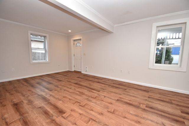 385 Broad Street, New London, CT 06320