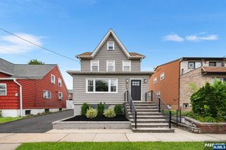 725 4th Street, Secaucus, NJ 07094