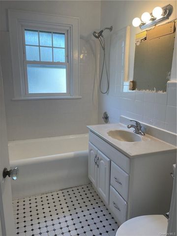 35 E Birch Street, Mount Vernon, NY 10552