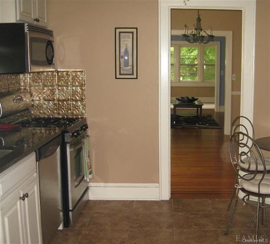 35 E Birch Street, Mount Vernon, NY 10552