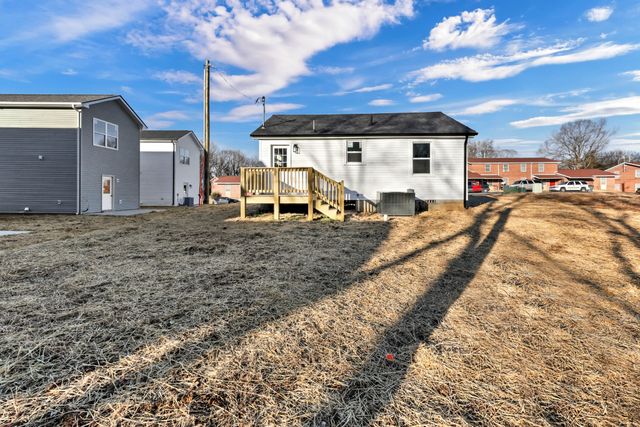 248 Caldwell Ln, Clarksville, TN 37040