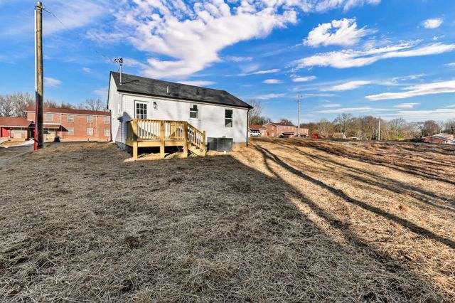 248 Caldwell Ln, Clarksville, TN 37040