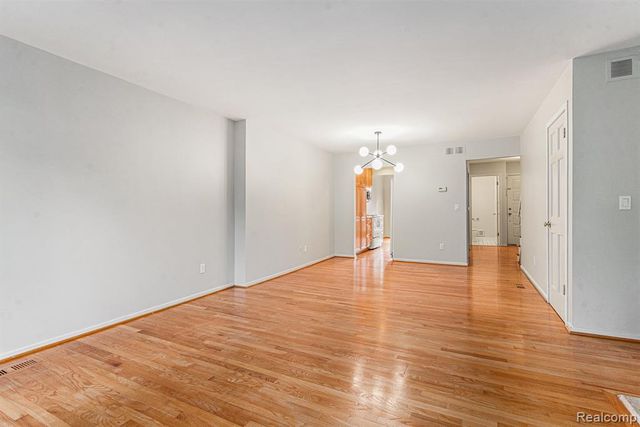 1090 Greenhills Drive, Ann Arbor, MI 48105