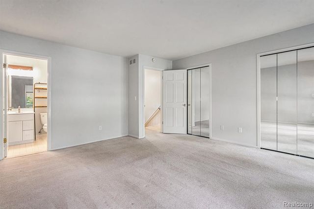 1090 Greenhills Drive, Ann Arbor, MI 48105