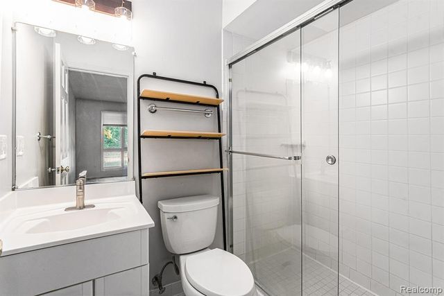 1090 Greenhills Drive, Ann Arbor, MI 48105