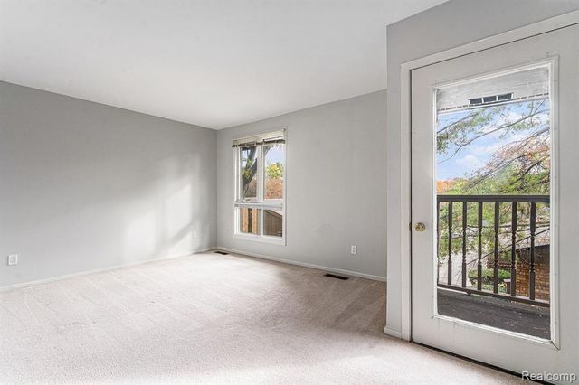 1090 Greenhills Drive, Ann Arbor, MI 48105