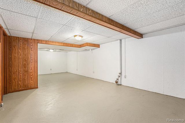 1090 Greenhills Drive, Ann Arbor, MI 48105