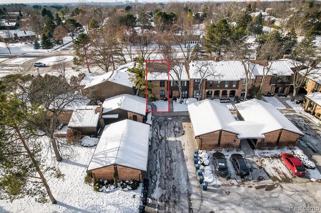 1090 Greenhills Drive, Ann Arbor, MI 48105