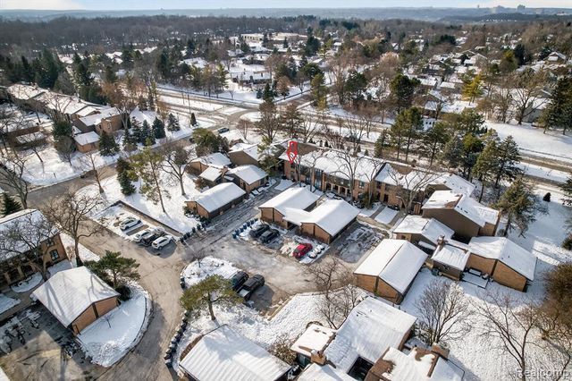 1090 Greenhills Drive, Ann Arbor, MI 48105