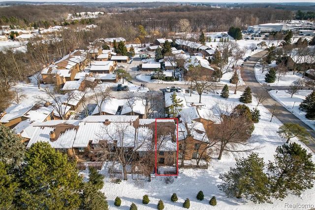 1090 Greenhills Drive, Ann Arbor, MI 48105