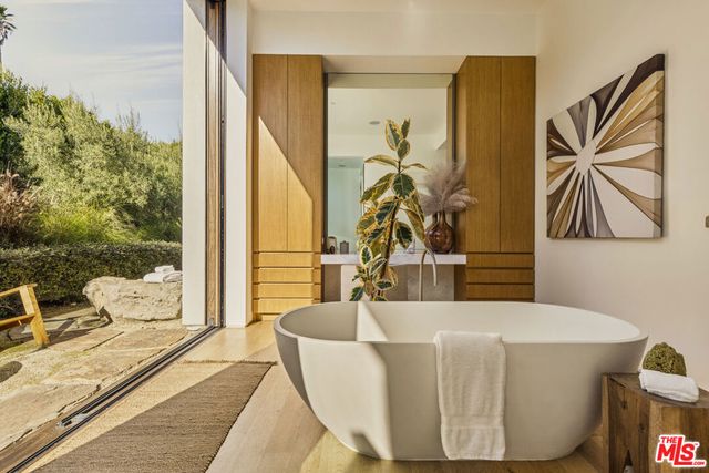 28837 Selfridge Drive, Malibu, CA 90265