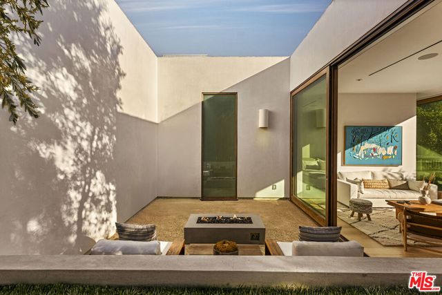 28837 Selfridge Drive, Malibu, CA 90265