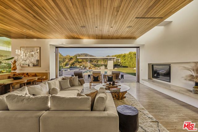 28837 Selfridge Drive, Malibu, CA 90265