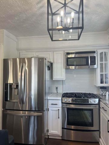 333 E Lakewood Boulevard 209, Holland, MI 49424