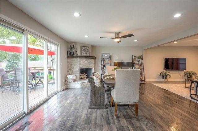 244 N Winnebago Drive, Lake Winnebago, MO 64034