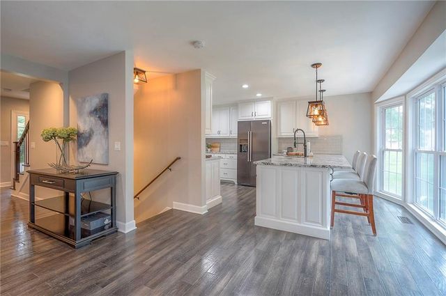 244 N Winnebago Drive, Lake Winnebago, MO 64034