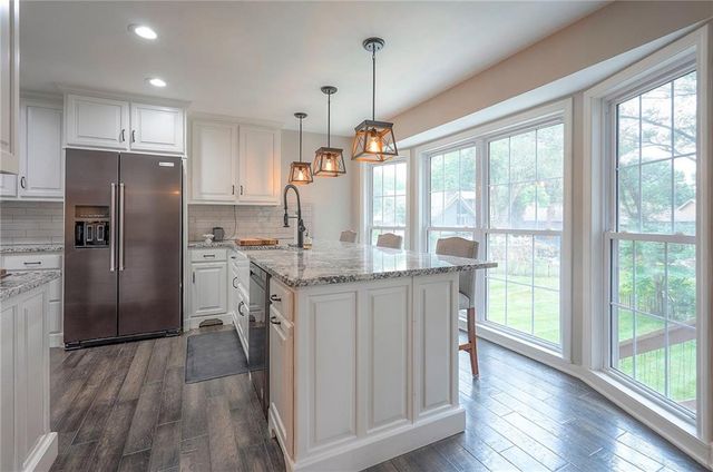 244 N Winnebago Drive, Lake Winnebago, MO 64034