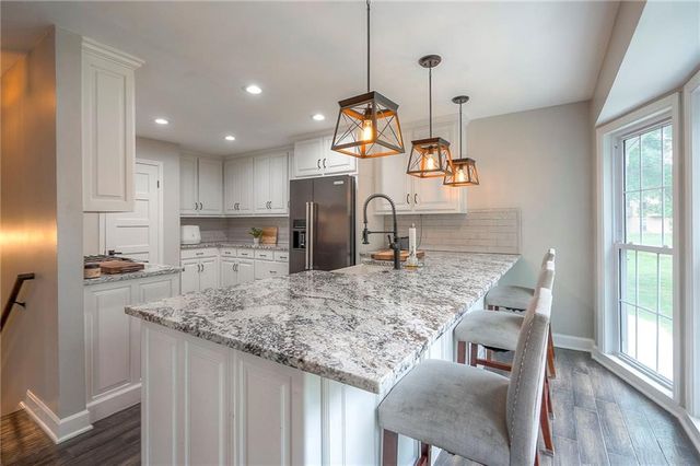 244 N Winnebago Drive, Lake Winnebago, MO 64034