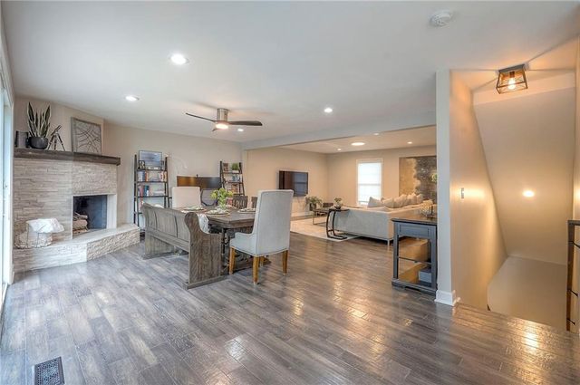 244 N Winnebago Drive, Lake Winnebago, MO 64034