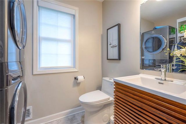 244 N Winnebago Drive, Lake Winnebago, MO 64034