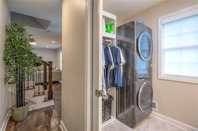 244 N Winnebago Drive, Lake Winnebago, MO 64034