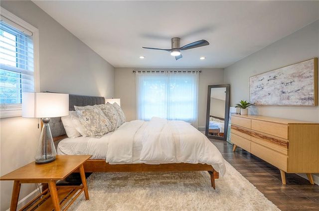 244 N Winnebago Drive, Lake Winnebago, MO 64034