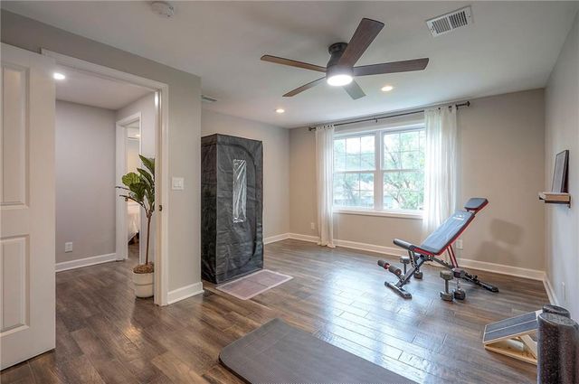 244 N Winnebago Drive, Lake Winnebago, MO 64034