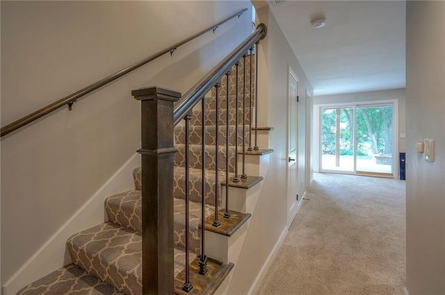 244 N Winnebago Drive, Lake Winnebago, MO 64034