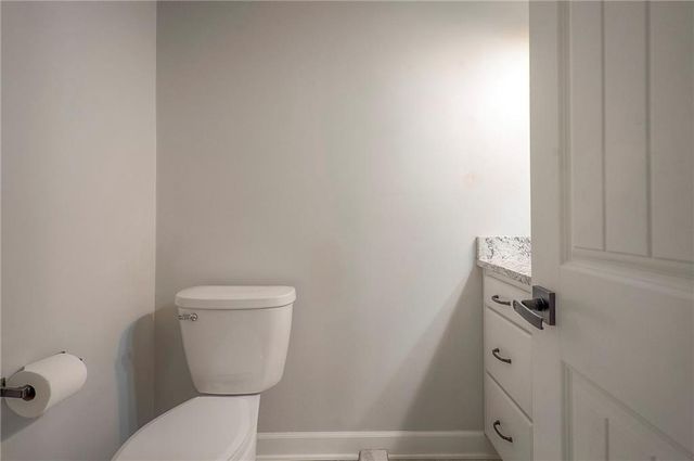 244 N Winnebago Drive, Lake Winnebago, MO 64034