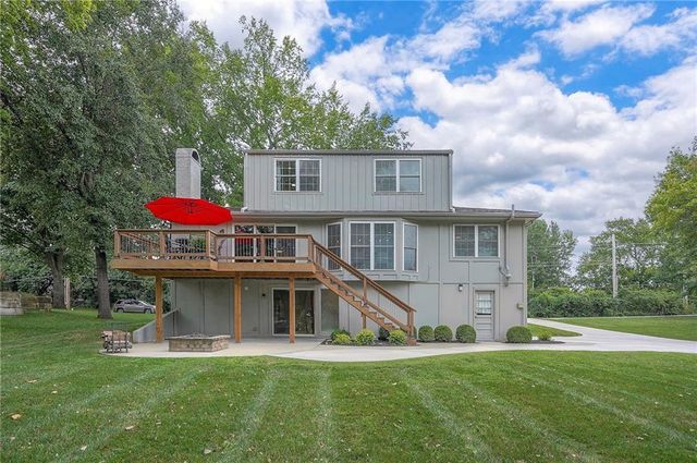 244 N Winnebago Drive, Lake Winnebago, MO 64034