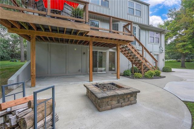 244 N Winnebago Drive, Lake Winnebago, MO 64034