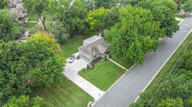 244 N Winnebago Drive, Lake Winnebago, MO 64034