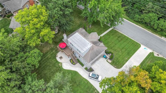 244 N Winnebago Drive, Lake Winnebago, MO 64034