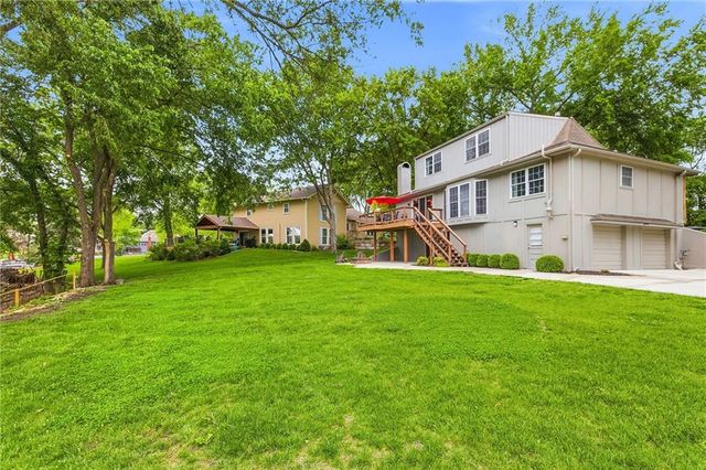 244 N Winnebago Drive, Lake Winnebago, MO 64034
