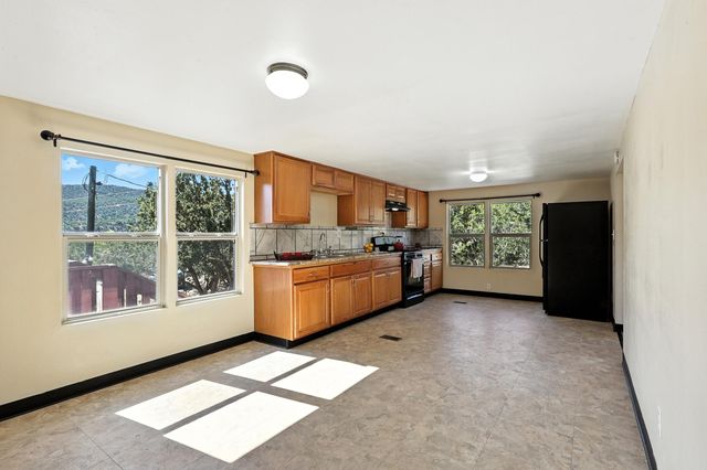 876 State Highway 165, Placitas, NM 87043