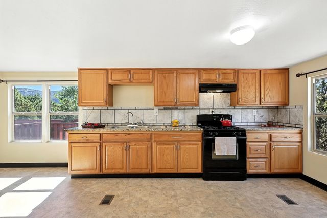 876 State Highway 165, Placitas, NM 87043