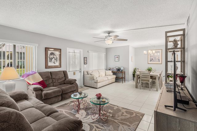 114 Lake Pine Circle B-1, Greenacres, FL 33463