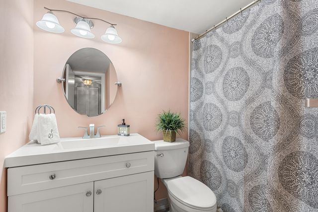 114 Lake Pine Circle B-1, Greenacres, FL 33463