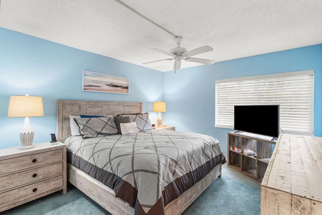 114 Lake Pine Circle B-1, Greenacres, FL 33463