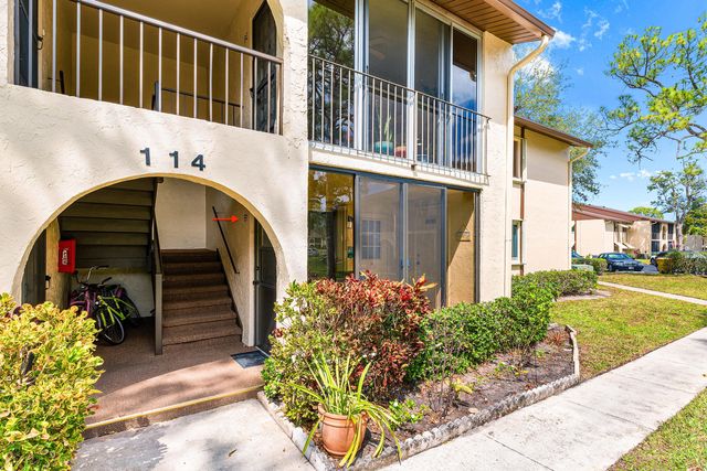 114 Lake Pine Circle B-1, Greenacres, FL 33463