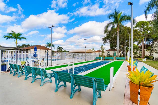 114 Lake Pine Circle B-1, Greenacres, FL 33463