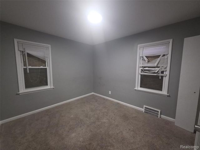 12400 Lansdowne Street, Detroit, MI 48224