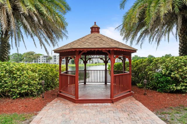 9470 Live Oak Place 204, Davie, FL 33324