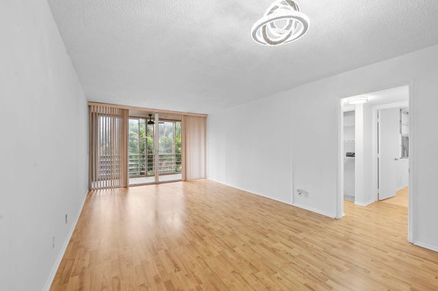 9470 Live Oak Place 204, Davie, FL 33324