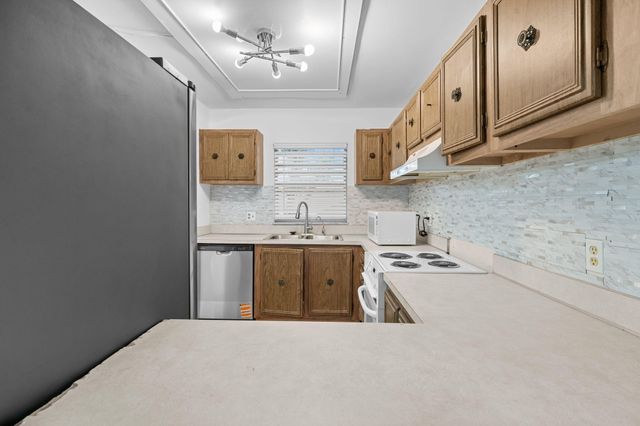 9470 Live Oak Place 204, Davie, FL 33324